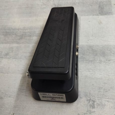 Behringer-HB01-Hellbabe-Optical-Wah-Pedal-used