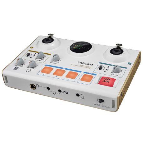 Tascam-MiNiSTUDIO-Creator-US-42-USB-Podcasting-Broadcast-Audio-Interface
